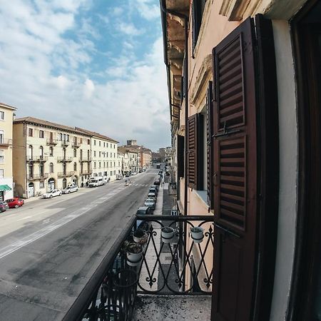 Residenza Al Castello Hotel Верона Екстериор снимка